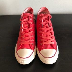 Converse All Star platform sneakers!